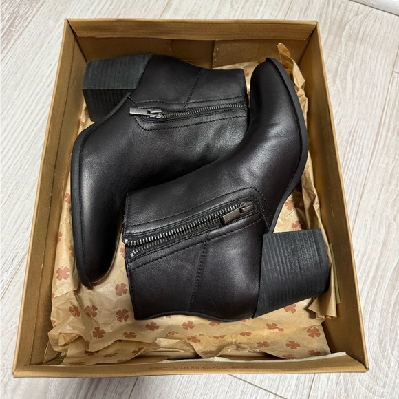 Lucky Brand black ankle booties - Picture 3 of 5